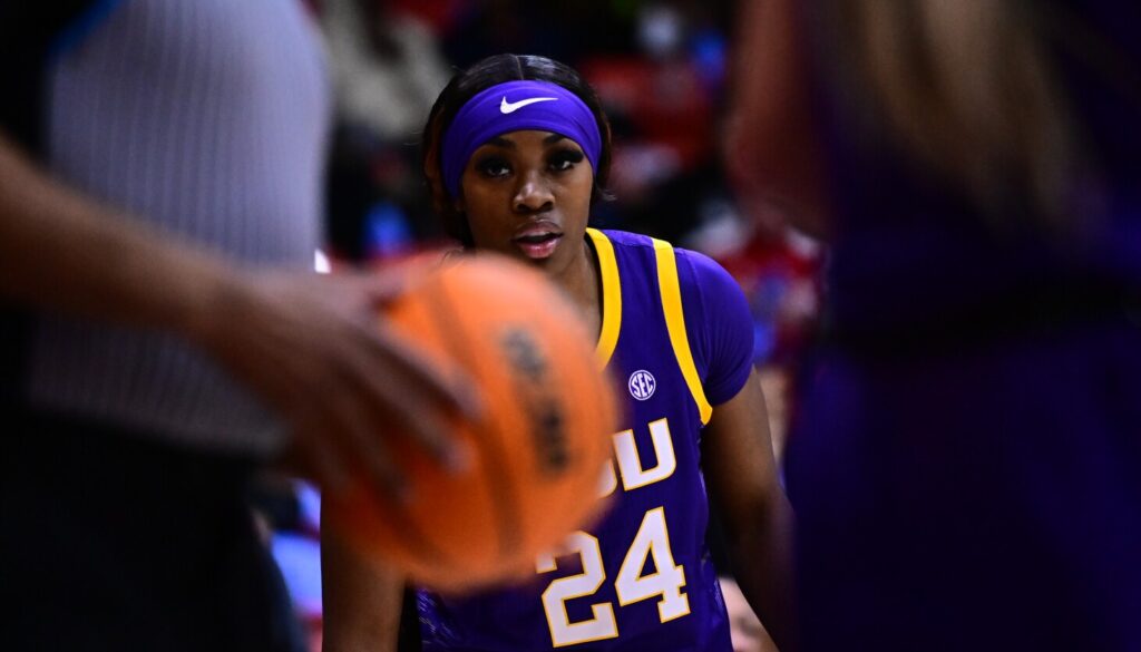 LSU rolls UIC in Aneesah Morrow's homecoming